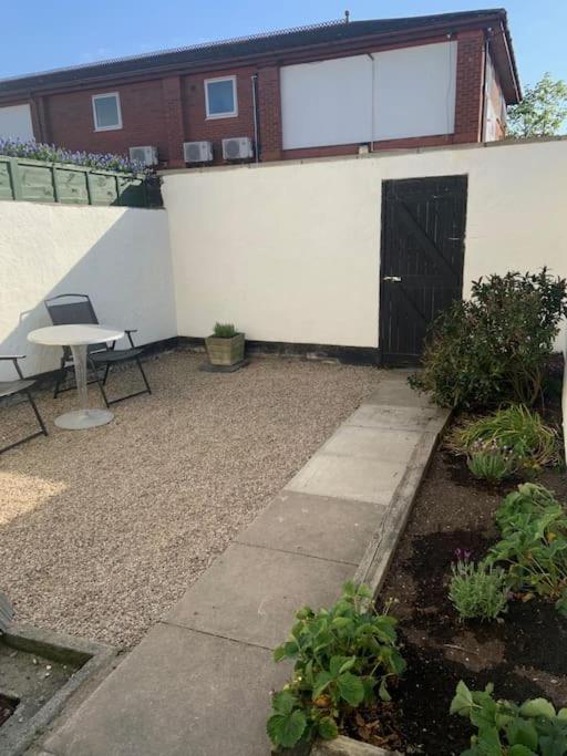 Entire House, Waterloo, Free Street Parking 빌라 외부 사진
