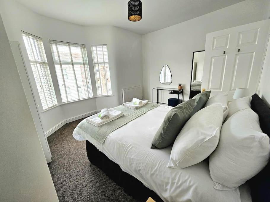 Entire House, Waterloo, Free Street Parking 빌라 외부 사진