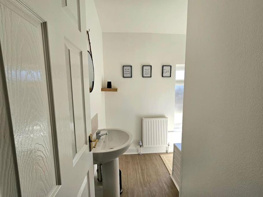 Entire House, Waterloo, Free Street Parking 빌라 외부 사진